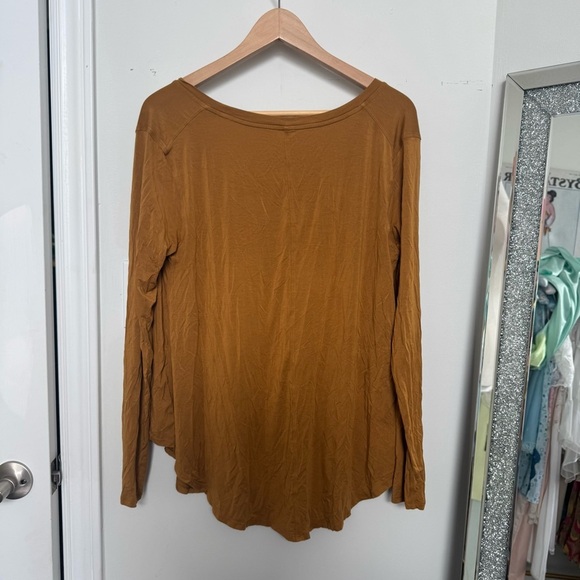 Lululemon Up for Down Time Long Sleeve
Spiced Bronze 12 - Picture 6 of 7